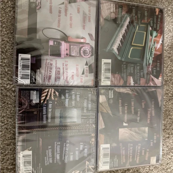 Taylor Swift Limited Edition Acoustic Release Set of 4 Cd The Life of a Showgirl - Picture 2 of 2